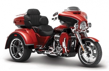 32337 Harley Davidson 2021 CVO Tri Glide Ultra red met. 1:12